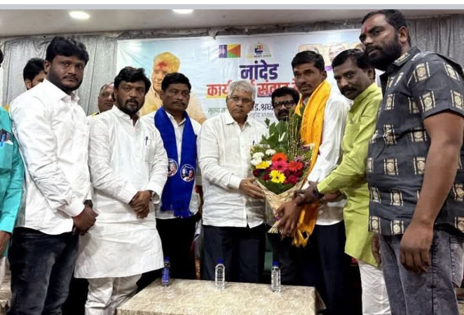 वंचित बहुजन आघाडीचे नवनिर्वाचित नगरसेवक दिलीप देशमुख यांनी घेतली प्रकाश आंबेडकर यांची भेट