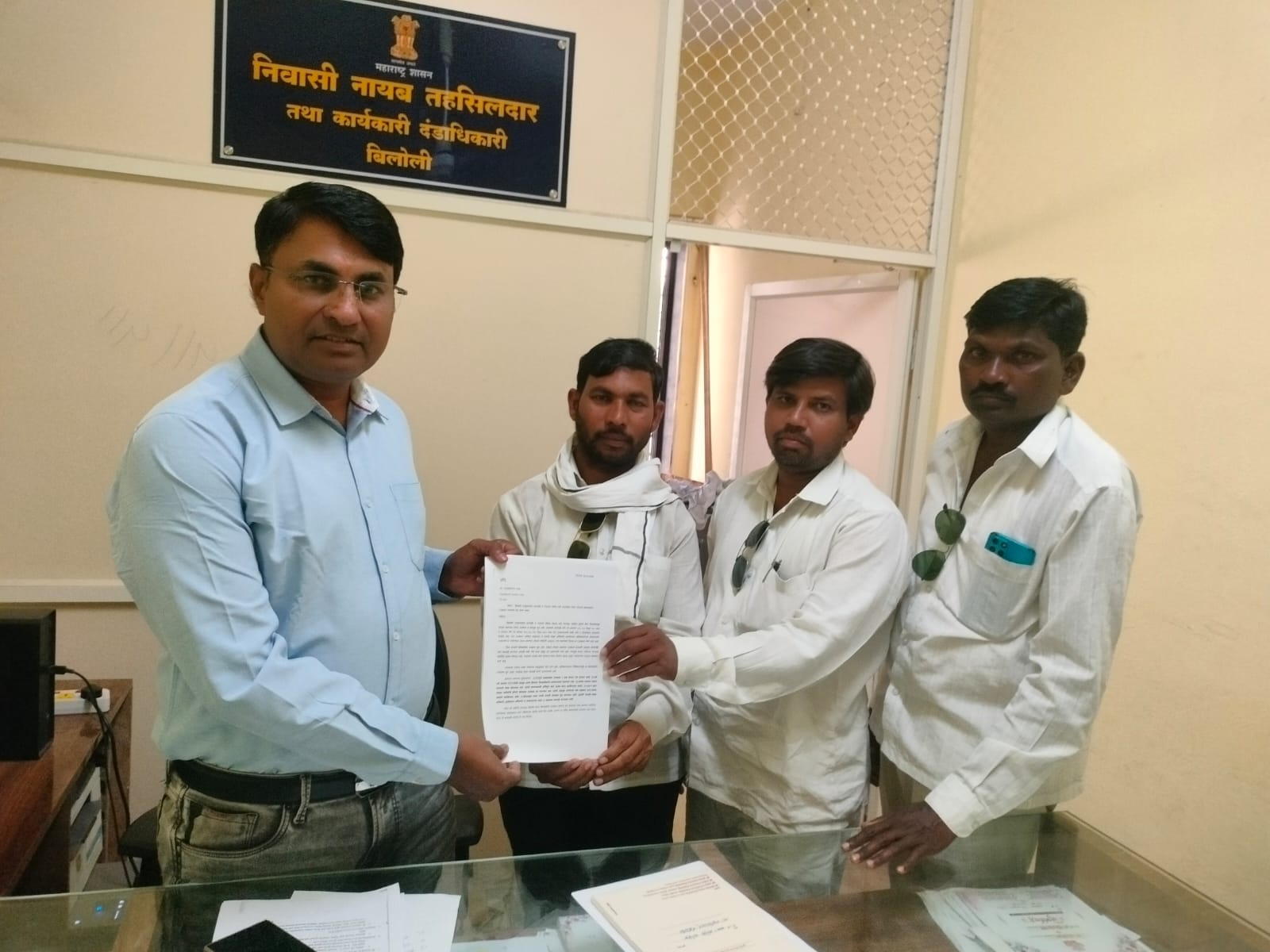 सगरोळी व गंजगाव येथे मांजरा नदीपात्रात विना रॉयल्टी बेकायदेशीर रेती उत्खनन; कारवाईची मागणी