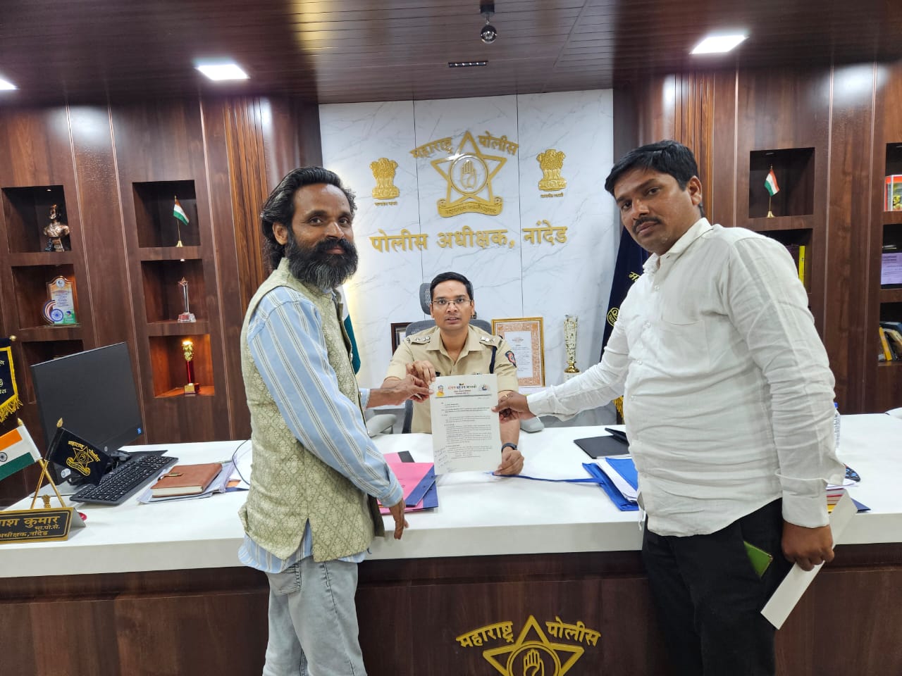 शहरातील कायदा, सुव्यवस्था, वाढत्या गुन्हेगारी वर कारवाई करा - नांदेड वंचितच्या निवेदनाद्वारे मागणी